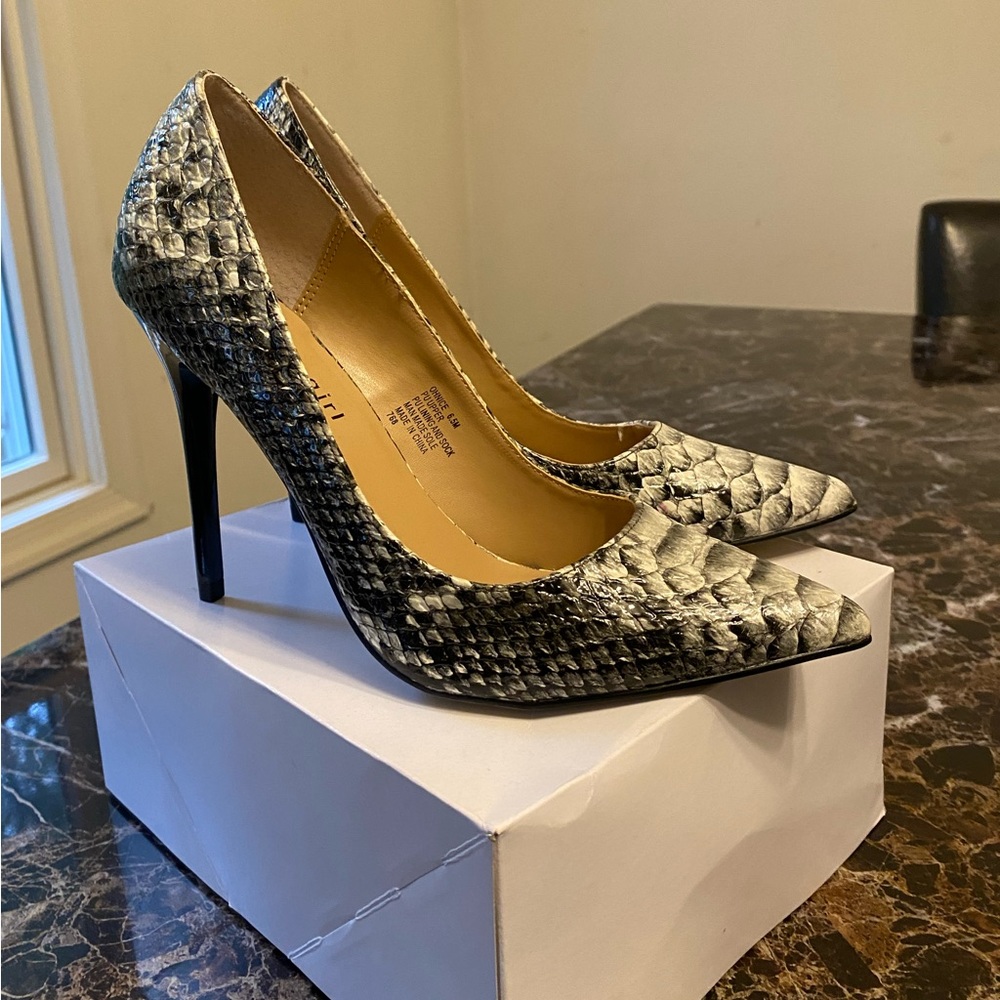 MADDEN GIRL WOMEN’S PUMP HEELS